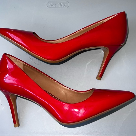 6 Calvin Klein NEW Gayle Heels Pointy Toe PATENT GLOSSY Red Pumps Shoes display - Picture 1 of 15
